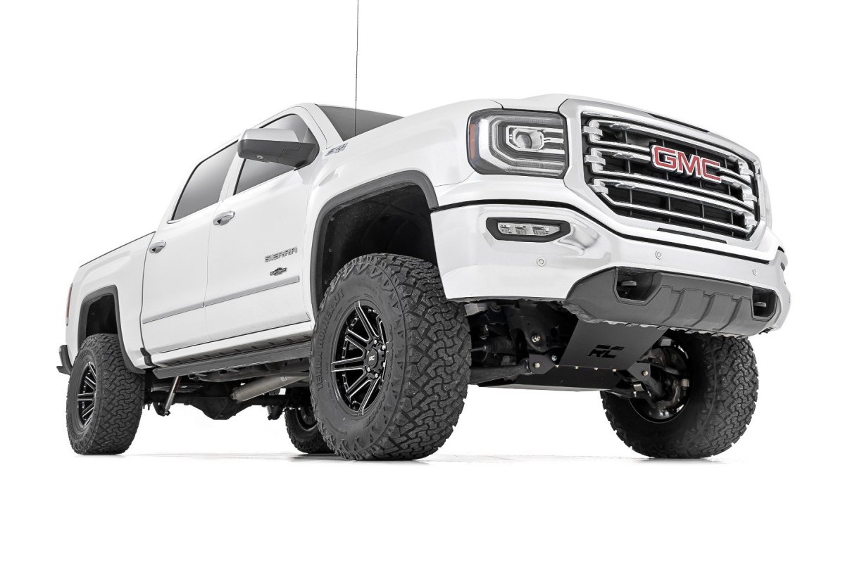 GMC Sierra 1500 Suspension Lift Kit - Rough Country - 7 Inch Stamped Steel LCA, Forged UCA, Bracket, N3 Struts - '16-'18